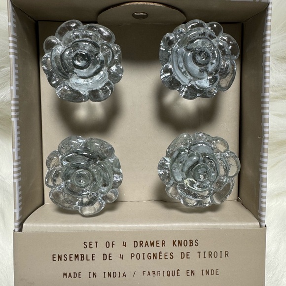 SET OF 4 DECORATIVE HANDCRAFTED IN INDIA GLASS DRAWER KNOBS - Picture 13 of 17